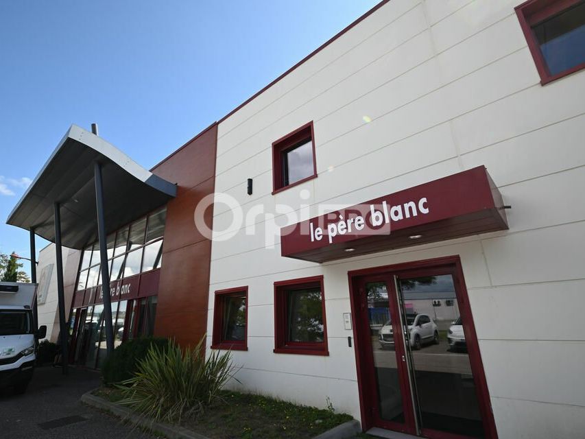 Location bureaux 137.66 m² non divisibles