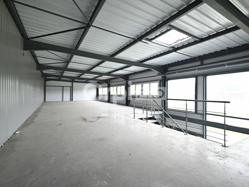 BUREAUX / SHOWRROM A LOUER - 140 m² - SENNECEY LE GRAND
