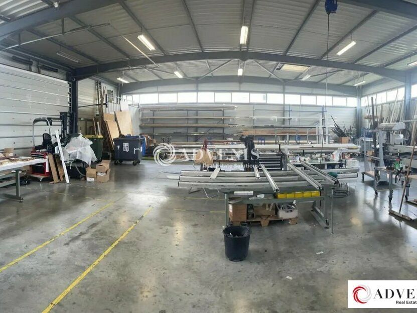 Vente local d''activites 1121 m² non divisibles