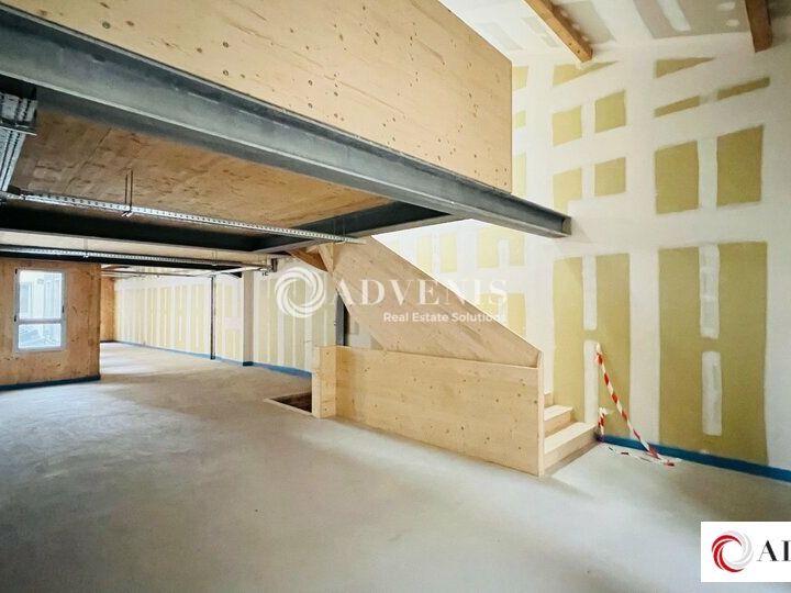 A VENDRE - IMMEUBLE DE BUREAUX - 358 M²