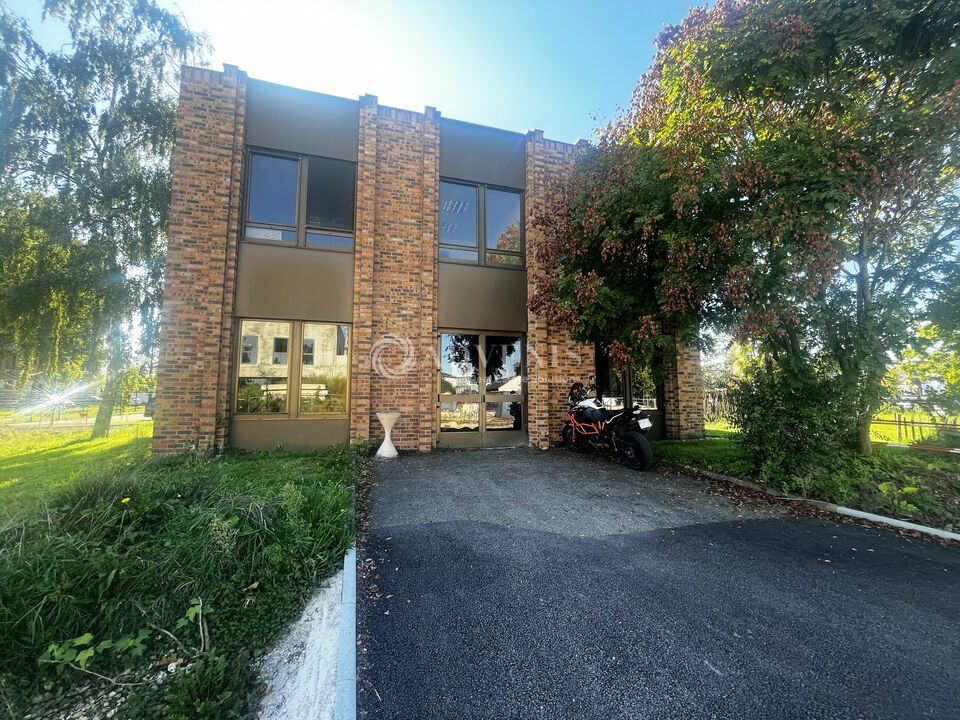 Lumineux bureaux rénovés et cloisonnés - Parc des Tanneries - Lingolsheim