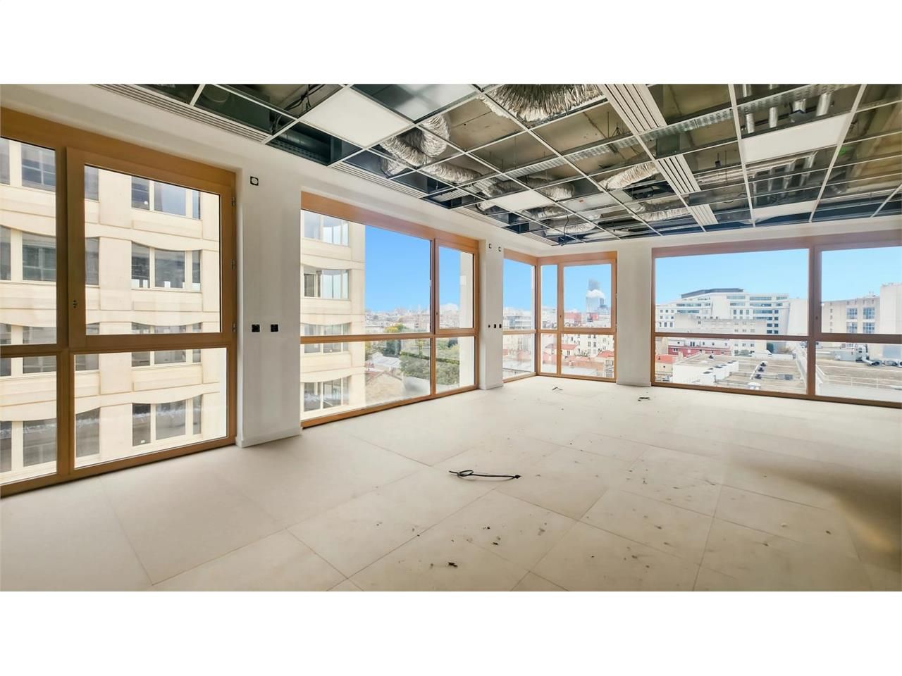 Location bureaux 570 m² divisibles à partir de 279 m²