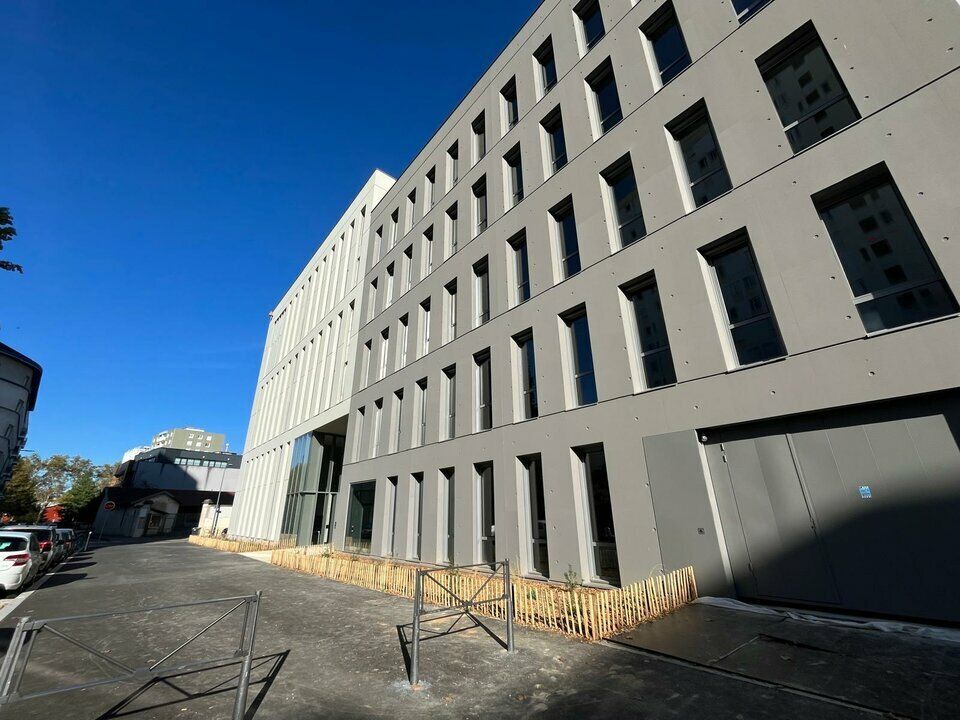 Vente bureaux 7155 m² divisibles à partir de 360 m²