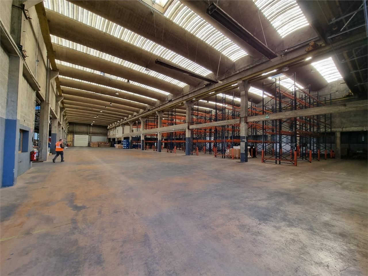 Location local 3082 m² à SAINT-PIERRE-DES-CORPS