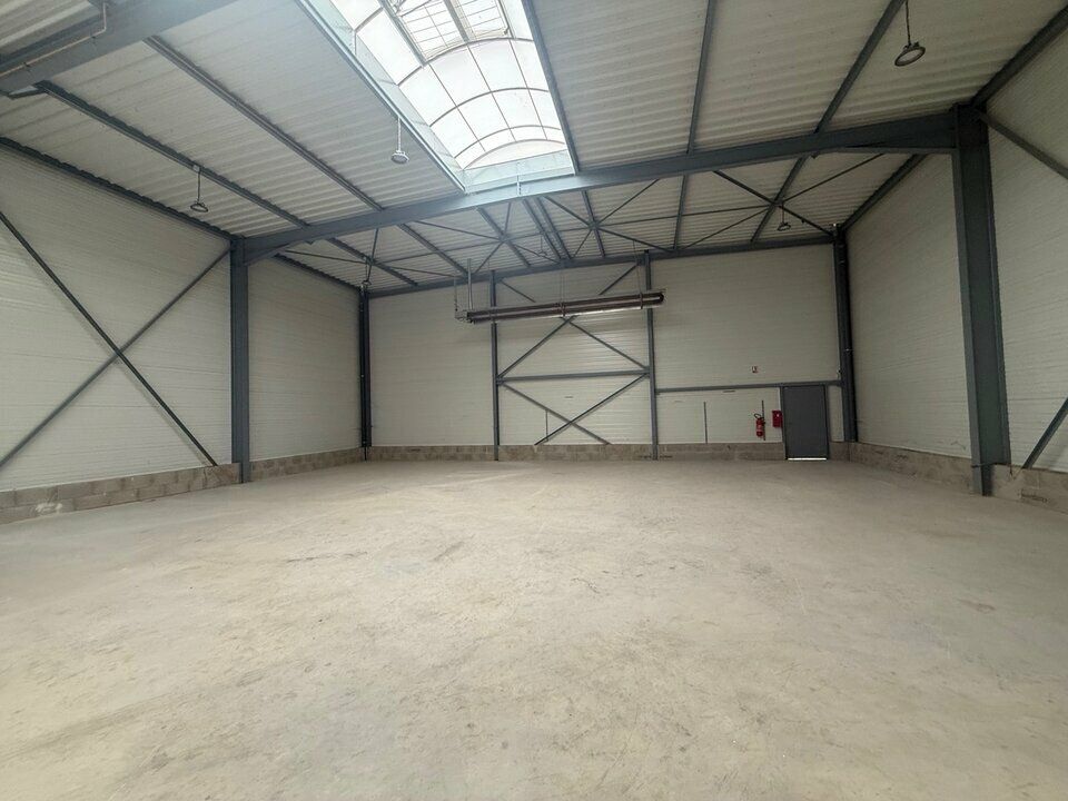 Location local d''activites 524 m² non divisibles