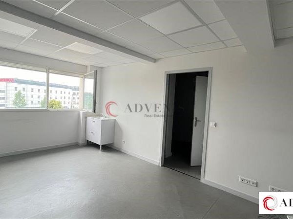 A LOUER - BUREAUX - 232 M² divosible à partir de 116 M²