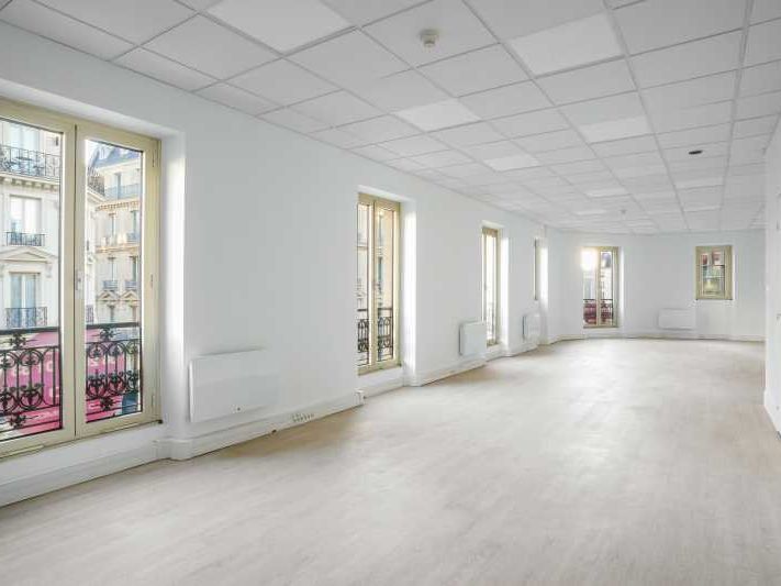 Location bureaux 94 m² divisibles à partir de 94 m²
