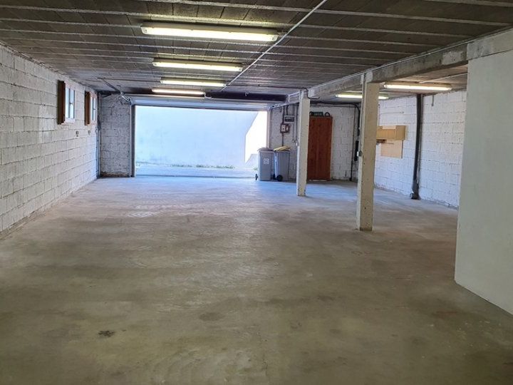 Location local d''activites 245 m² non divisibles