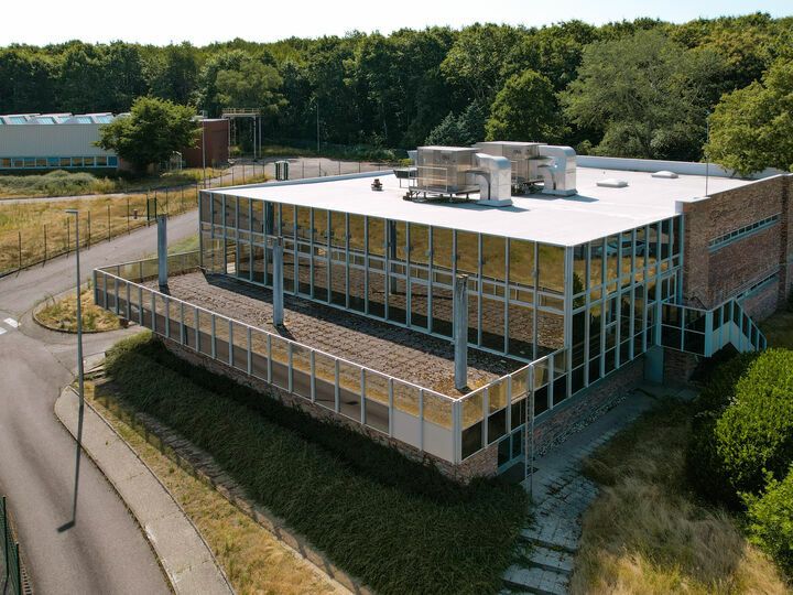 A VENDRE OU A LOUER - PROGRAMME L'AVANT POSTE, campus multi activité.