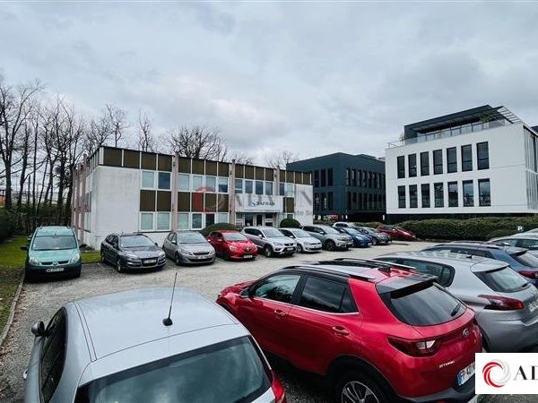 Location bureaux 711 m² non divisibles