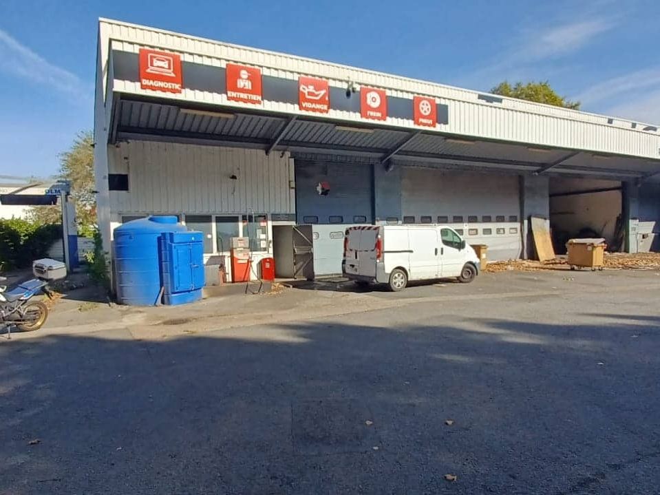 Location entrepôts 1500 m² non divisibles