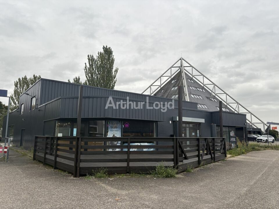 Location local commercial 600 m² non divisibles