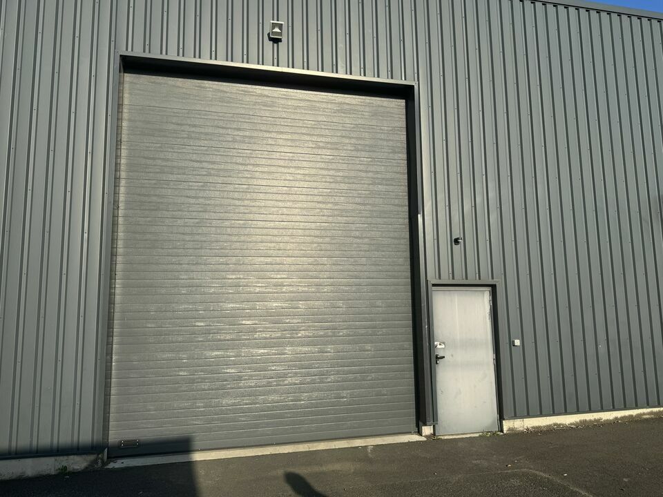 Location local d''activites 186 m² non divisibles