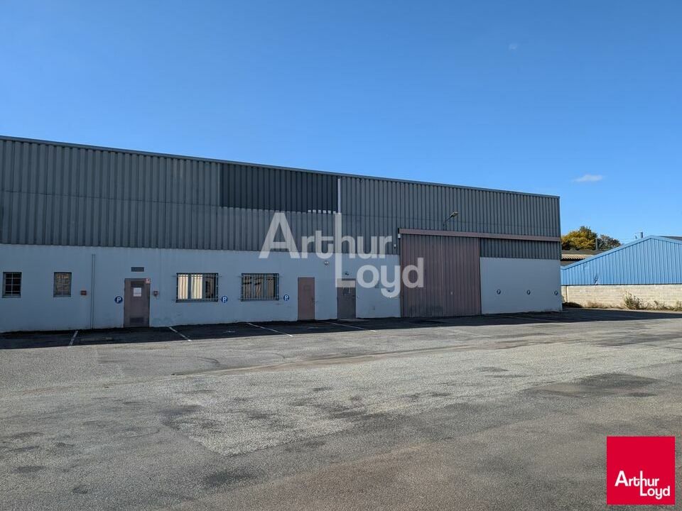 Location local d''activites 1040 m² non divisibles