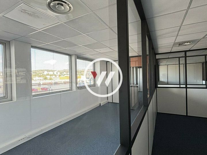 PLATEAU DE BUREAUX A LOUER !