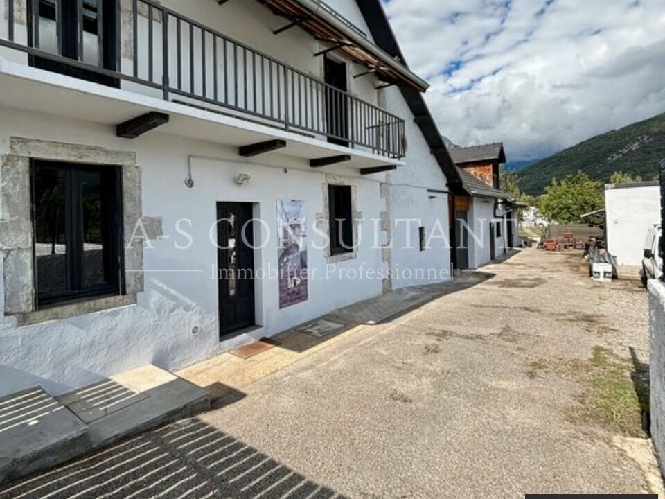 Location local professionnel 350 m² non divisibles