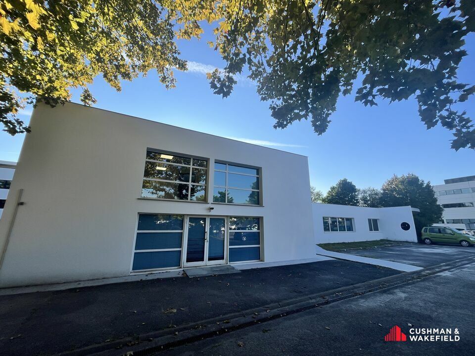 A Mérignac, un immeuble indépendant de bureaux d'une surface de 870 m² en R+1