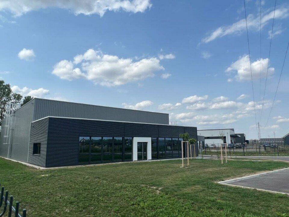 Location local d''activites 800 m² divisibles à partir de 400 m²