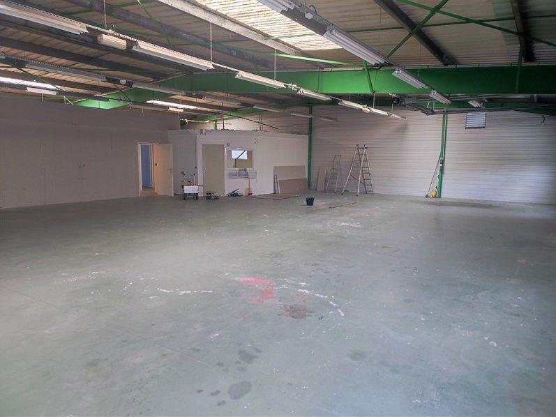 Location entrepot 377 m² à ST NAZAIRE