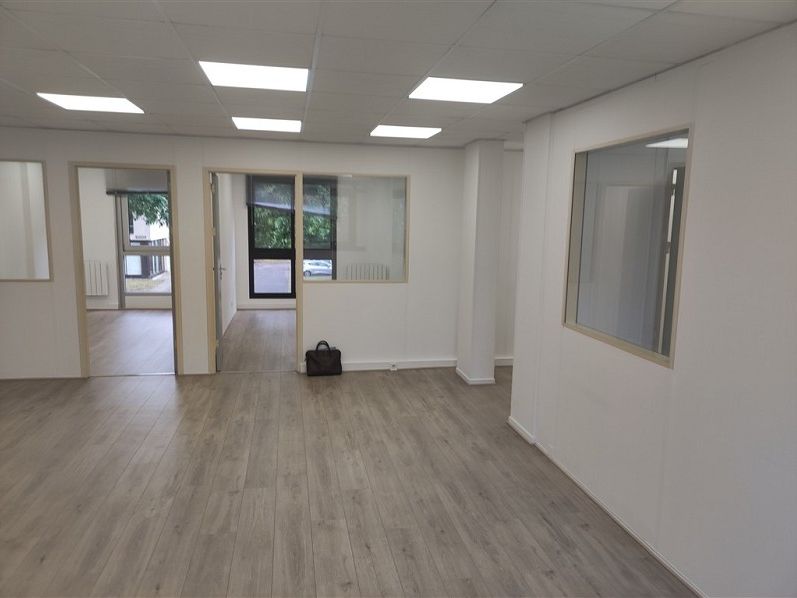 A vendre bureaux 113 m² à ST MARC SUR MER