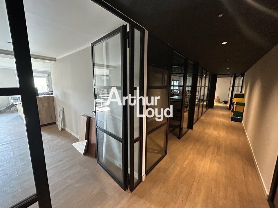 Vente local d'activité de 1150 m² sur terrain 3800 m² Puget-sur-Argens 