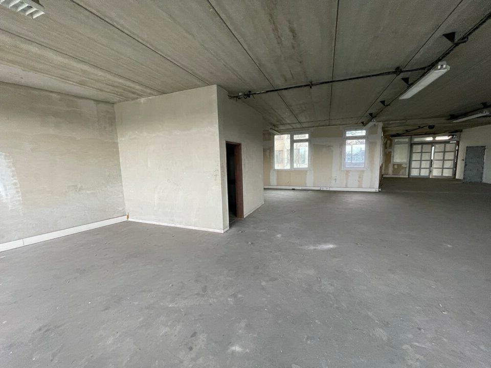 Location local d''activites 227 m² non divisibles