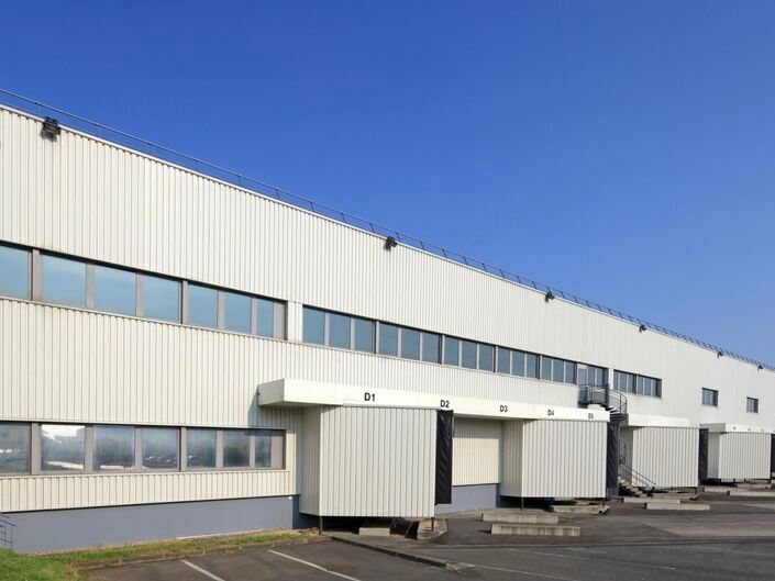Location entrepot 6970 m² non divisibles