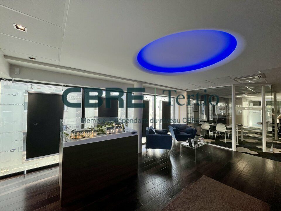 Vente local commercial 371 m² divisibles à partir de 162 m²