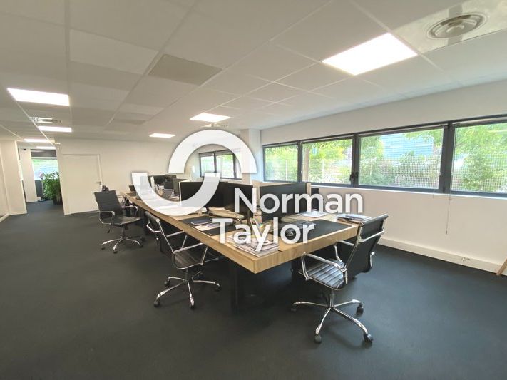 Location bureaux 148.8 m² non divisibles