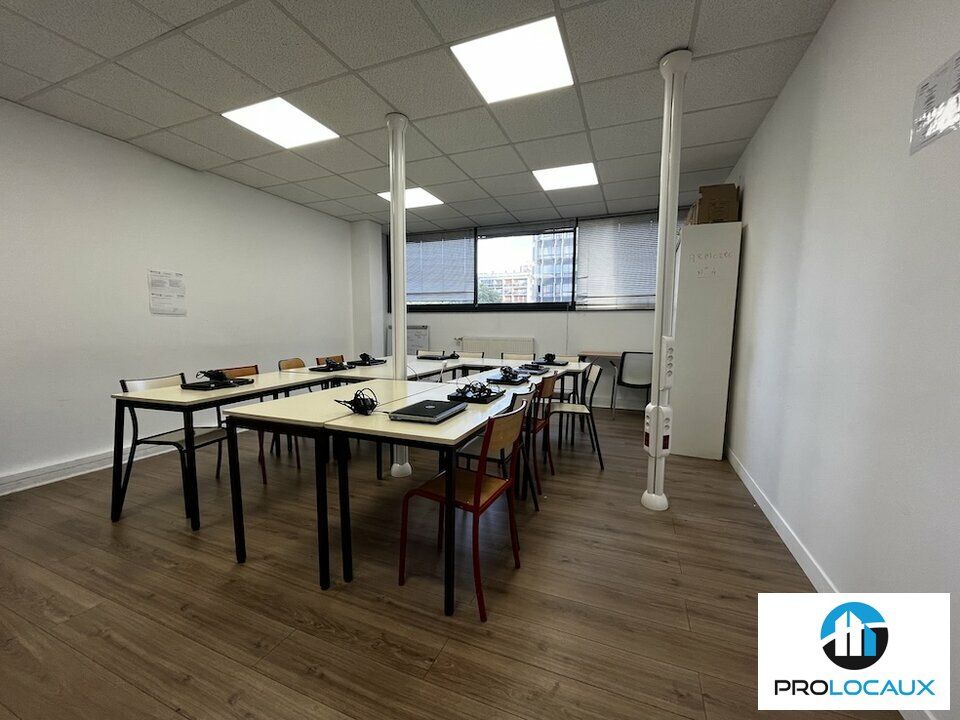 Location bureaux 200 m² non divisibles
