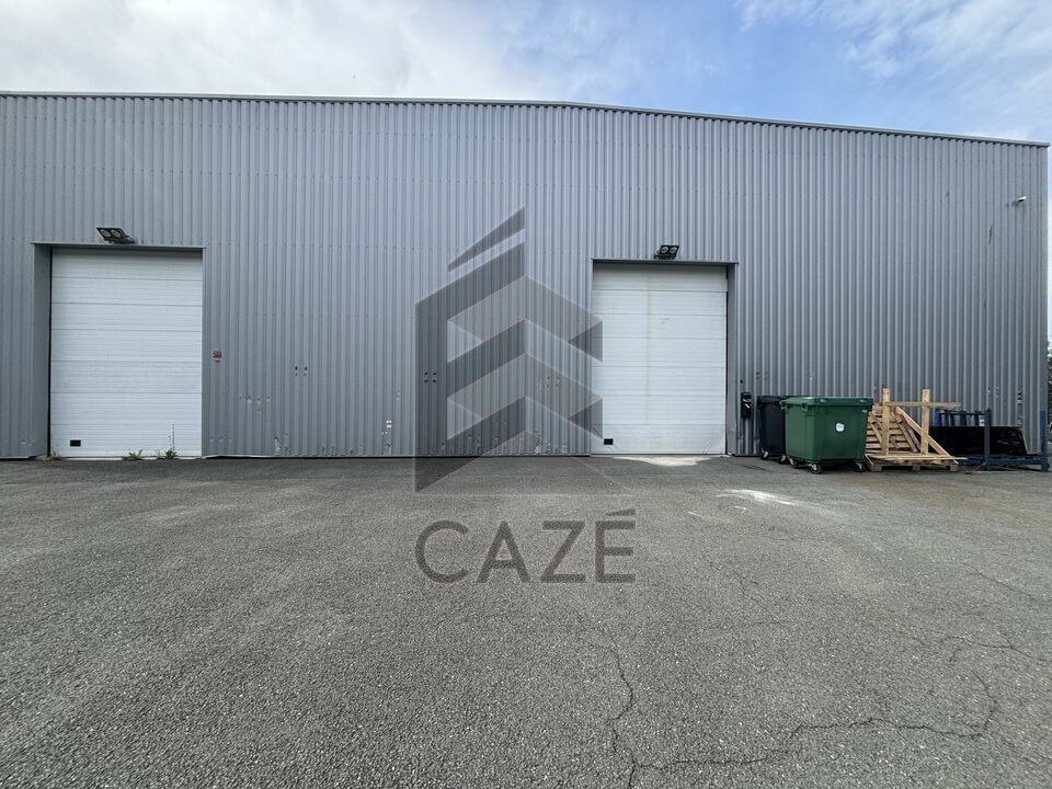 BÂTIMENT INDEPENDANT - PROCHE ROCADE