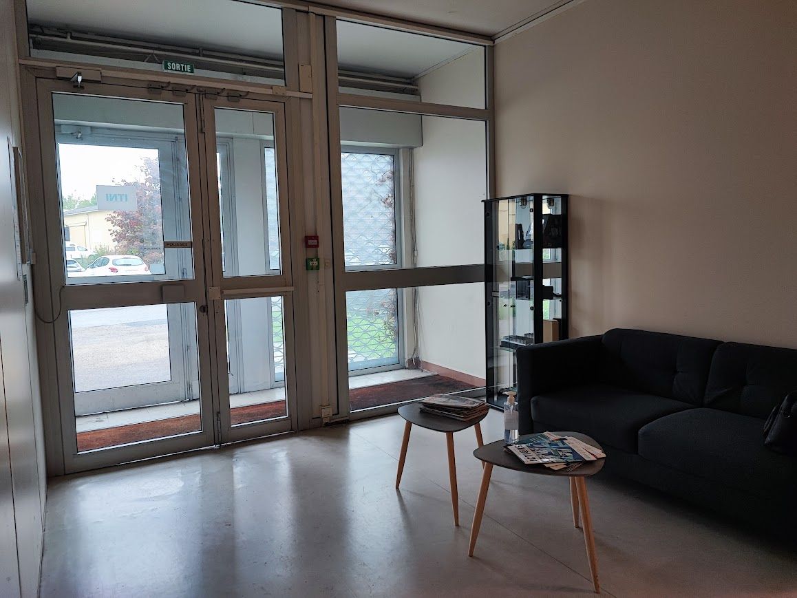 Location local 424.00 m² à LIMOGES