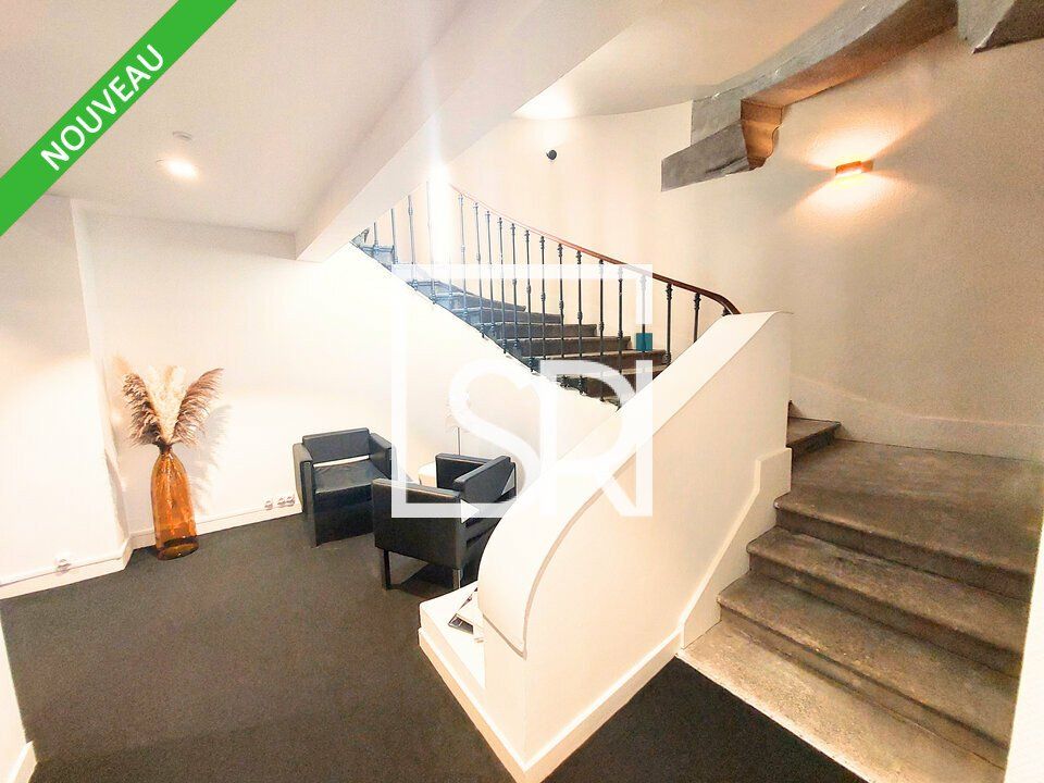 OPPORTUNITE - LOCATION BUREAUX 253 m2 DIVISIBLES DES 30 m2 - HYPER-CENTRE- 63000 CLERMONT-FERRAND 