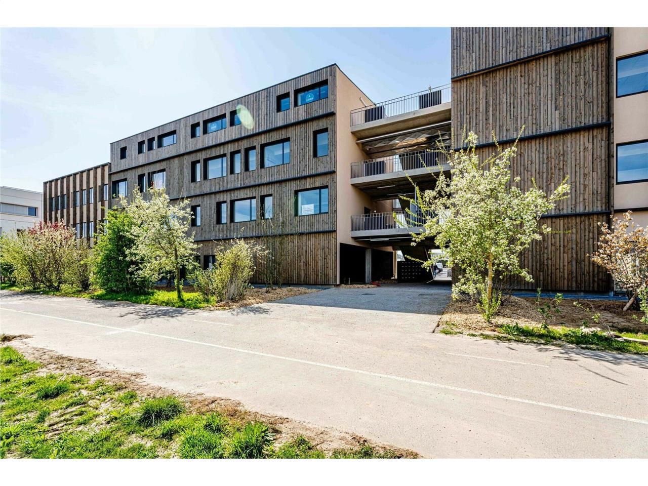 Vente local commercial 72 m² à Épron