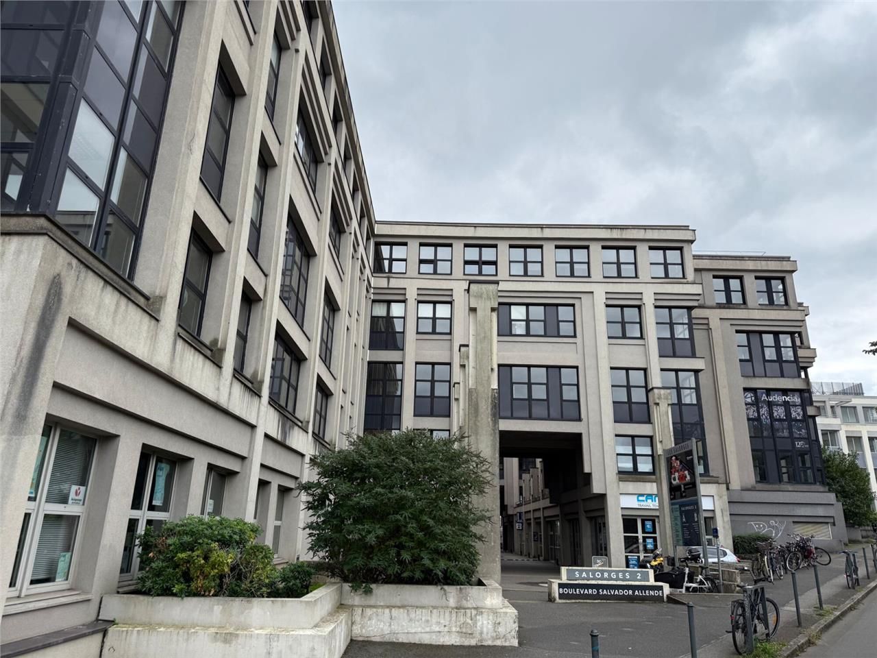 Location bureaux 243 m² à Nantes
