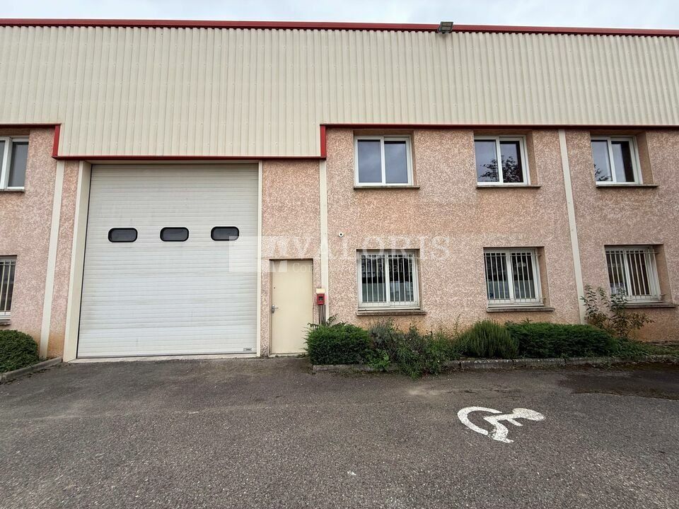 Location local d''activites 240 m² non divisibles
