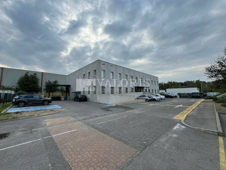 Vente local d''activites 555 m² non divisibles