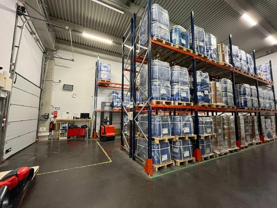 555 m² pour ce local d'activites en vente à Vitrolles
