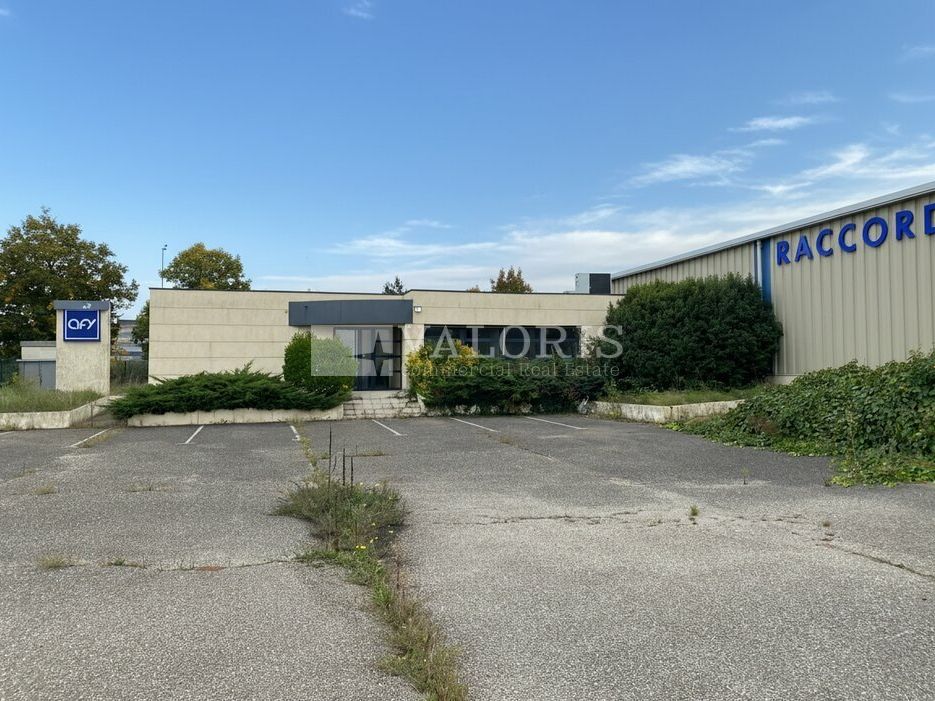 Vente local d''activites 2927 m² non divisibles