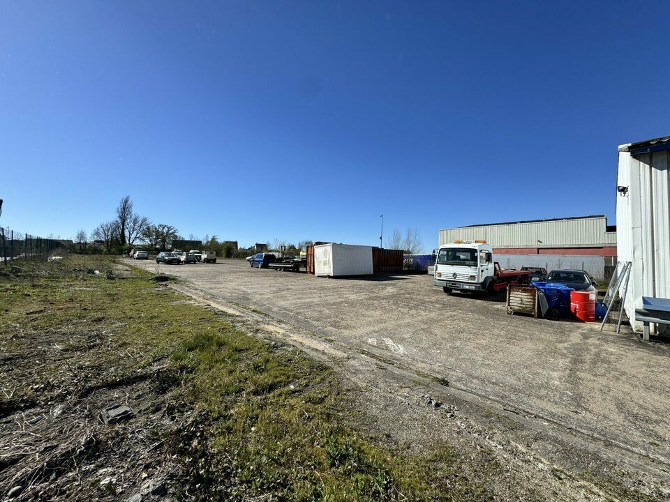 LOCAL ACTIVITE & TERRAIN CONSTRUCTIBLE - POLE ACTIVITE JOUE LES TOURS