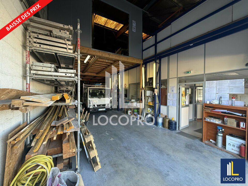 Location local d''activites 229.35 m² non divisibles