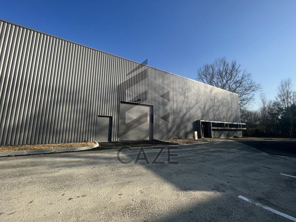 Location local d''activites 792 m² non divisibles
