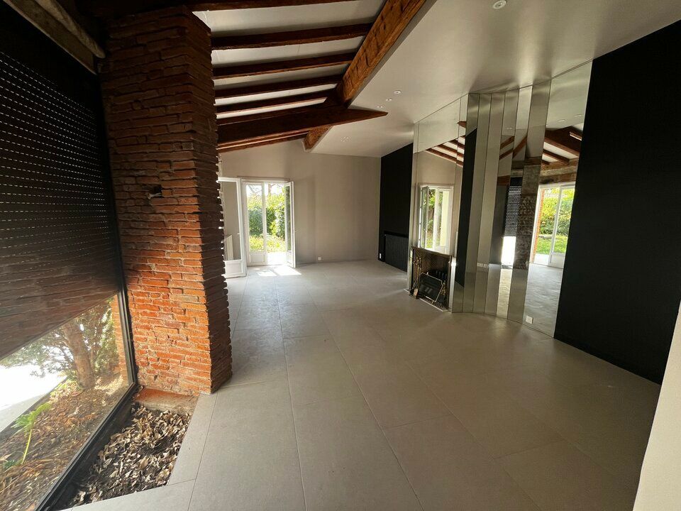 A VENDRE MAISON - 300 m² - (31270) CUGNAUX