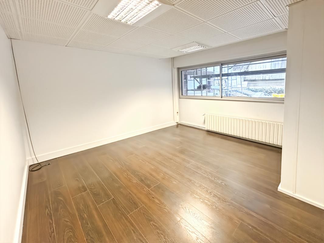 Location bureaux 135 m² non divisibles