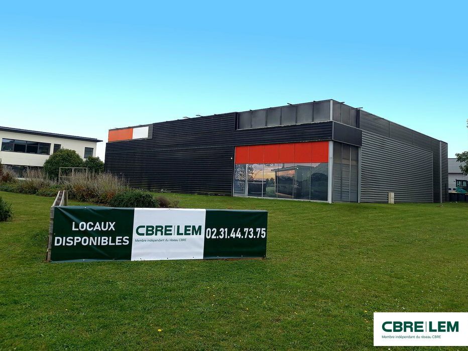 Location local d''activites 879 m² non divisibles