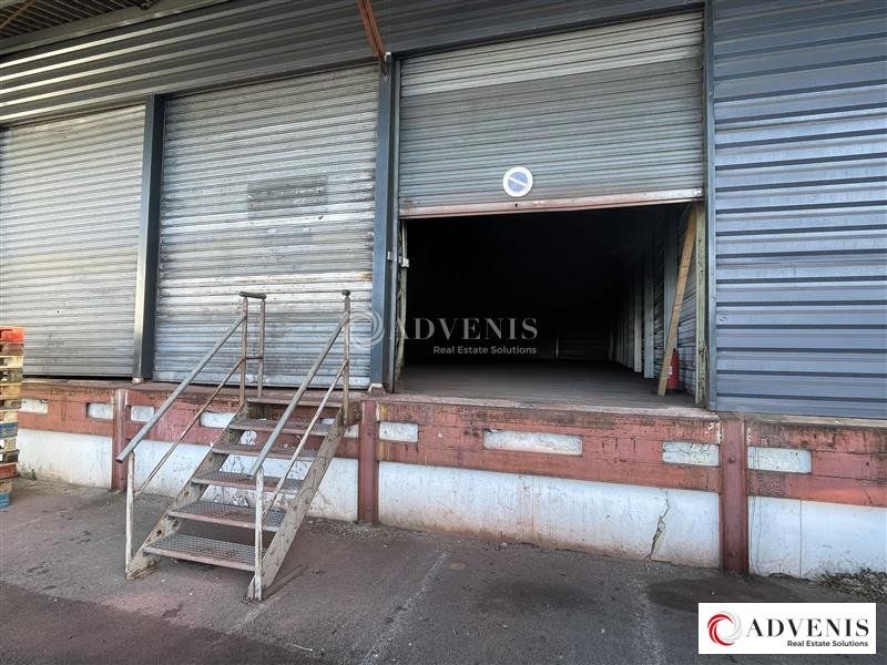 A LOUER - BATIMENT DE 210 M² AVEC QUAI ET BUREAU - PROCHE ROCADE