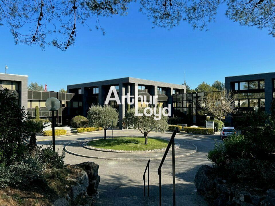 Location bureaux 2077.5 m² divisibles à partir de 73 m²