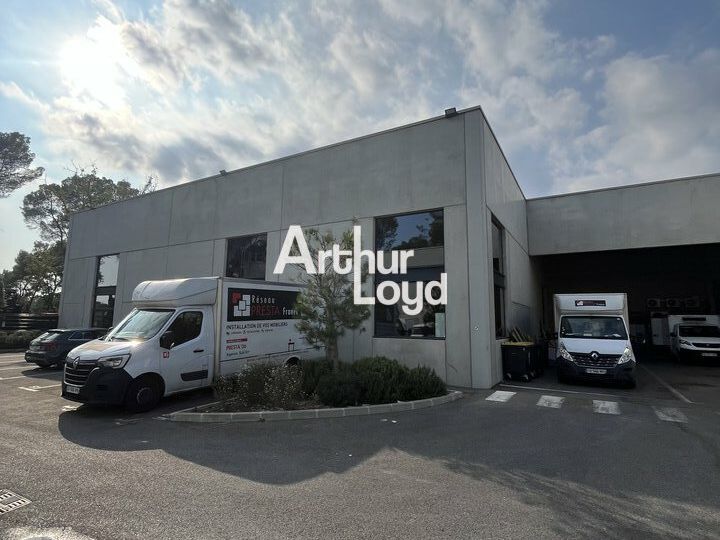 LOCAUX NEUFS A LOUER MOUGINS