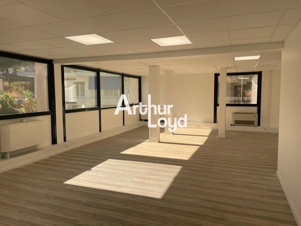 Location bureaux 300 m² non divisibles