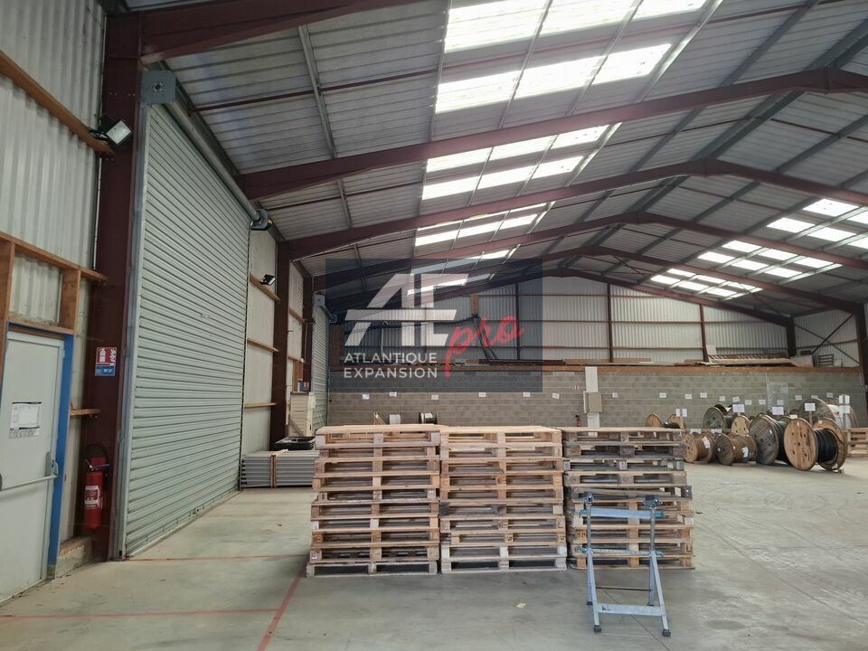 Location local d''activites 1125 m² non divisibles
